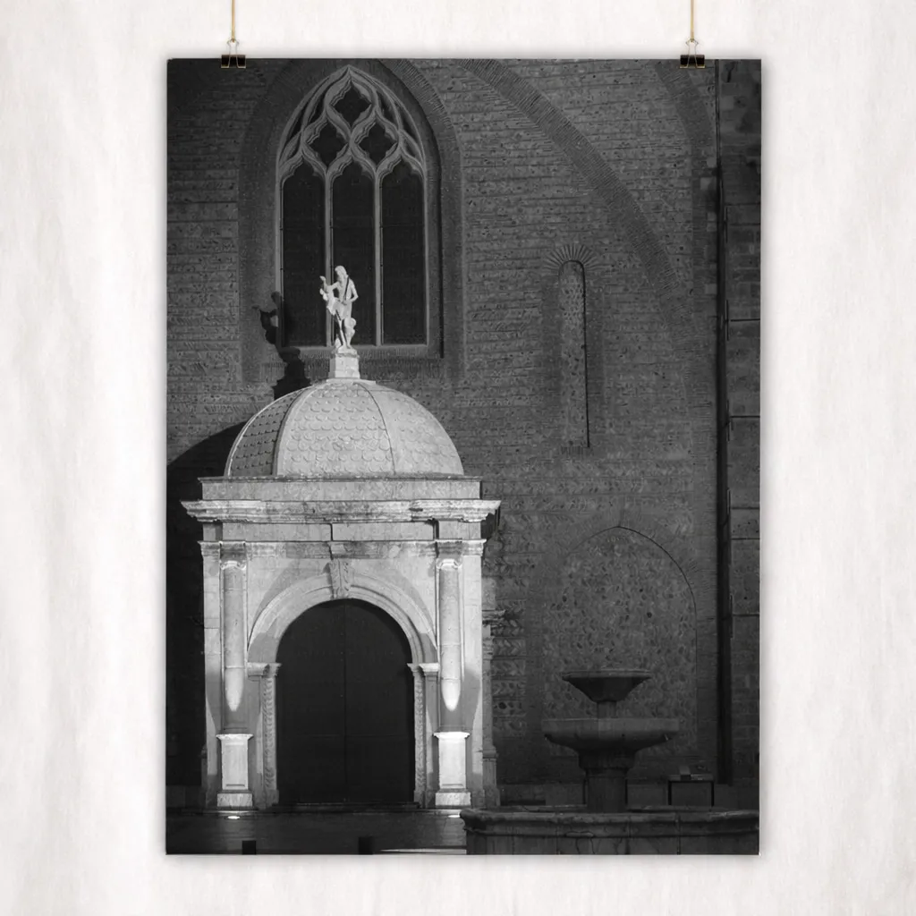 Tirage d'art "Portail St Jean le Jeune" - N&B (40x50 cm, Blanc)