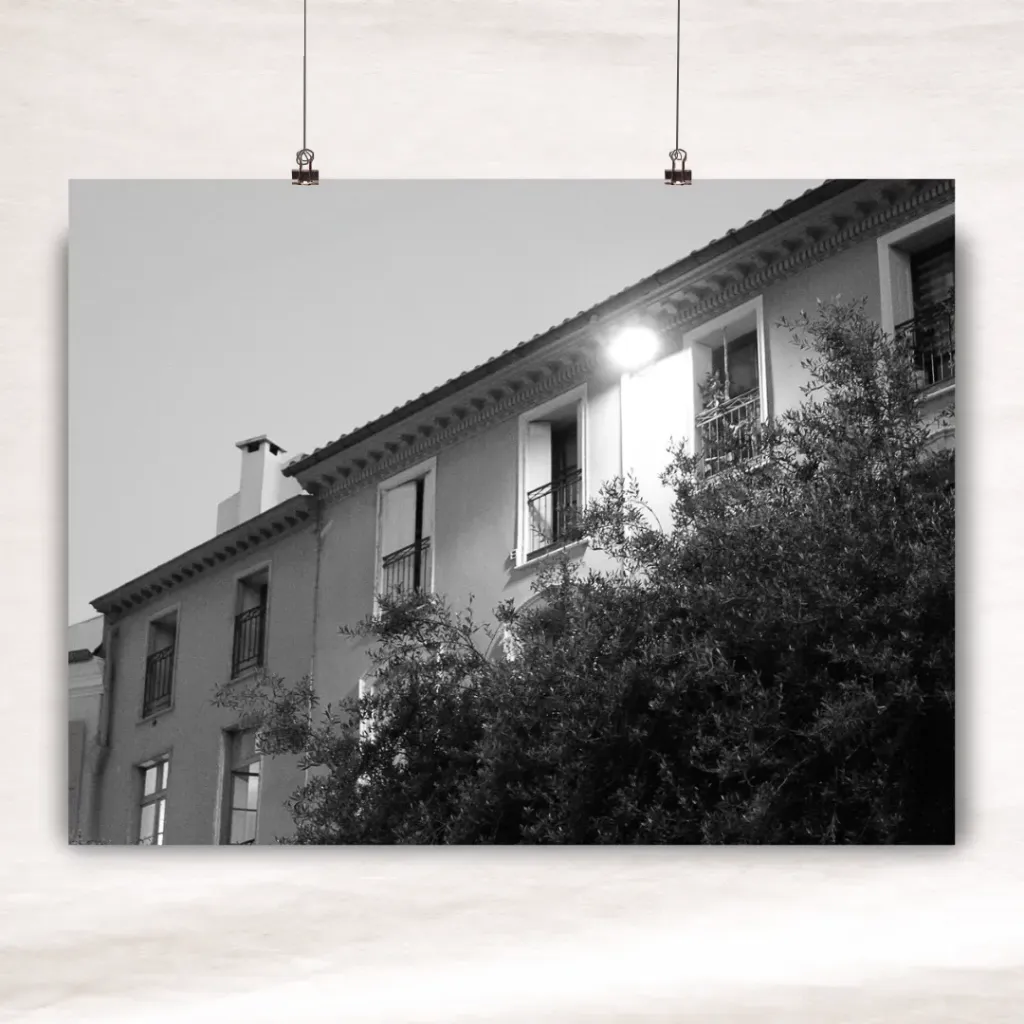 Tirage d'art "Façade de Perpignan" - N&B (40x50 cm, Blanc)